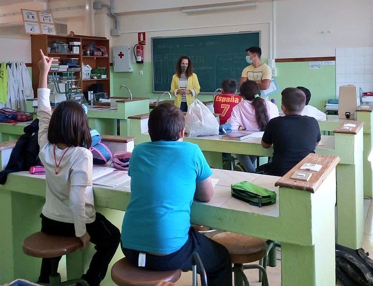 Vuelve a licitarse en este nuevo curso escolar el servicio de refuerzo en inglés para alumnado de Primaria y Bachillerato