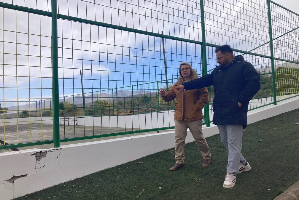 Avanzan los trabajos de remodelación de la cancha deportiva del barrio de Los Molinillos