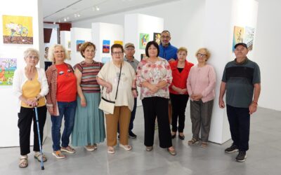 El arte de las personas mayores toma protagonismo en una nueva exposición colectiva en la Sala Manolo Mherc