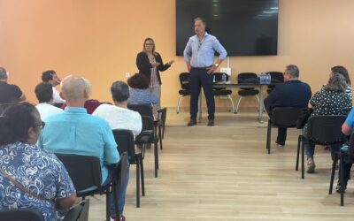 Compromiso y diálogo directo para mejorar las viviendas públicas de Cuesta Caballero