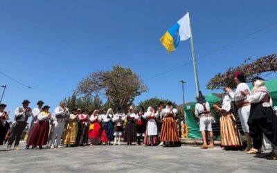 Tradición y la colaboración de numerosos colectivos protagonizan la gran celebración del Día de Canarias