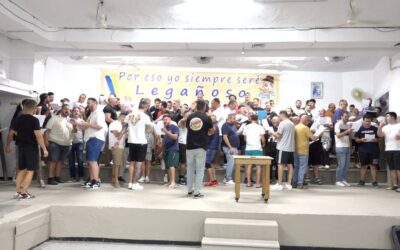 La A.C.R. Murga Los Legañosos inaugura su pared de palmarés y el mural de los «Legañosos de Oro»
