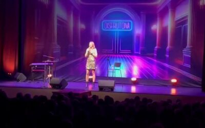 Eva Soriano desnuda su talento con «Disfrutona» ante 600 personas en el Federico García Lorca