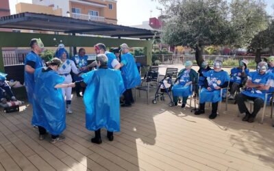 El Carnaval del Mar tiñe de azul y llena de alegría el Centro de Estancia Diurna de Ingenio