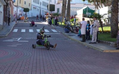 Velocidad y espectáculo sobre ruedas en la Carrera de Carretones de La Candelaria