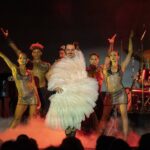 Vive «Una noche en Magdalá», donde el cabaret se convierte en catarsis redentora