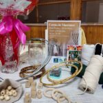 El macramé vuelve a tejer convivencia y creatividad y entre las personas mayores de la Villa de Ingenio