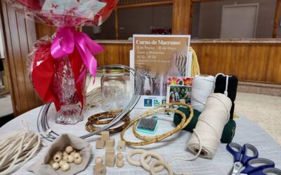 El macramé vuelve a tejer convivencia y creatividad y entre las personas mayores de la Villa de Ingenio