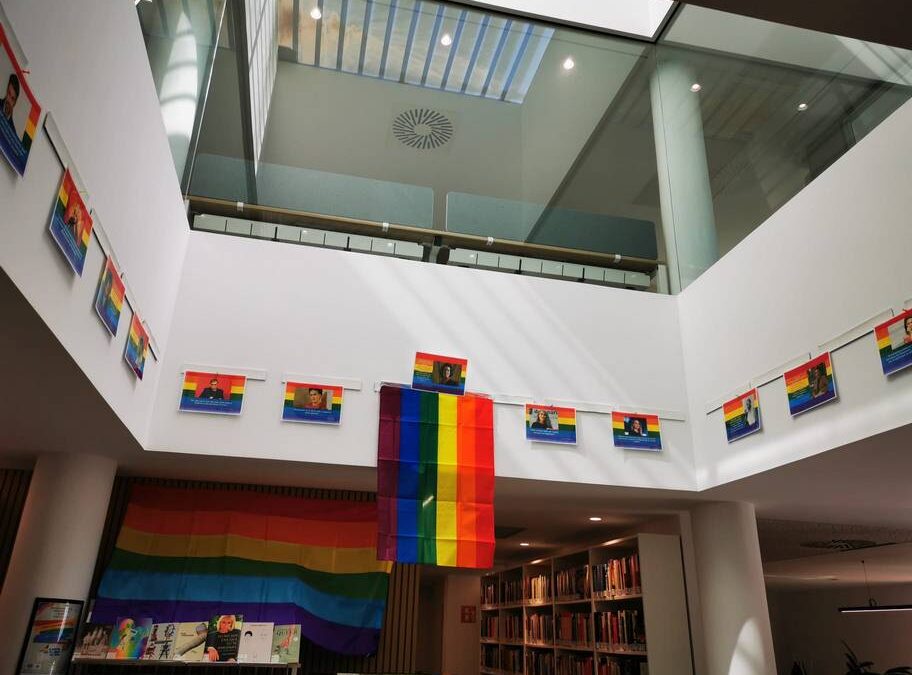 La Biblioteca Agustín Ramírez Alemán de Carrizal abre la exposición ‘Lecturas Orgullosas’