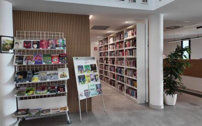 La Biblioteca Municipal Agustín Ramírez Alemán se suma al espíritu del Mundial con dos exposiciones dedicadas al fútbol
