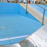 Se procede a la reparación del vaso de compensación del spa y de la piscina del Centro Deportivo Ingenio