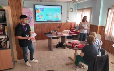 La tecnología se convierte en aliada de las personas mayores con un taller digital de memoria