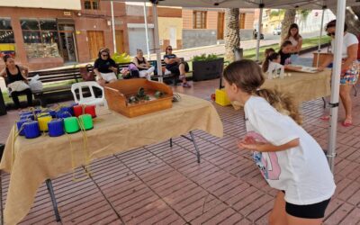 La Plaza de la Candelaria cambia las pantallas por trompos, sogas y juegos de siempre