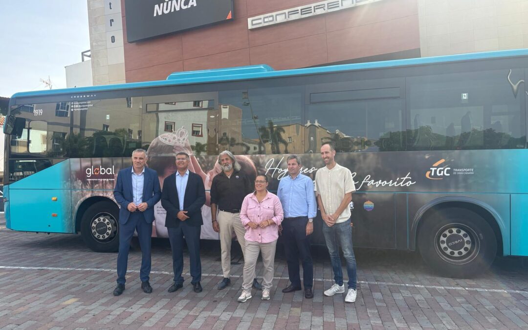 Una guagua se convierte en mensaje de recuerdo para visibilizar el Alzheimer en las calles de la isla