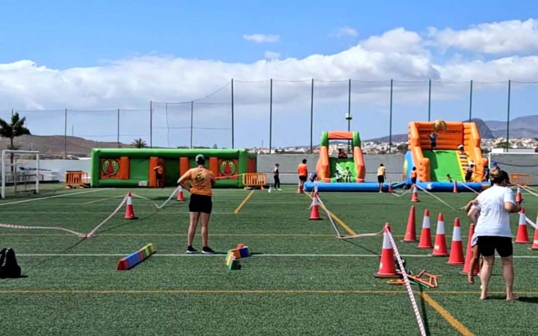 Unas 700 personas disfrutan en familia de la quinta edición de la Family Jumping
