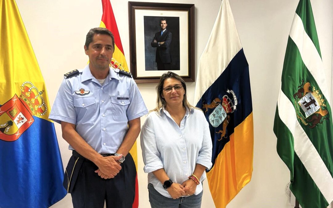 El nuevo jefe de la Base Aérea de Gando mantiene un encuentro con la alcaldesa de Ingenio