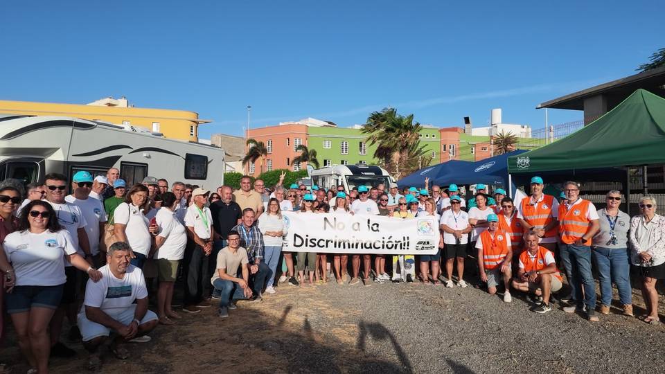 El autocaravanismo reivindica su espacio y su papel como dinamizador del comercio local