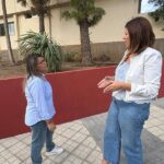 Los planes de empleo permiten acondicionar un muro junto al CEIP Dr. Espino para mejorar la seguridad peatonal