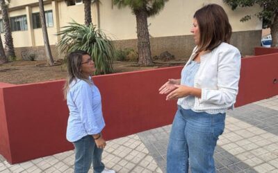 Los planes de empleo permiten acondicionar un muro junto al CEIP Dr. Espino para mejorar la seguridad peatonal